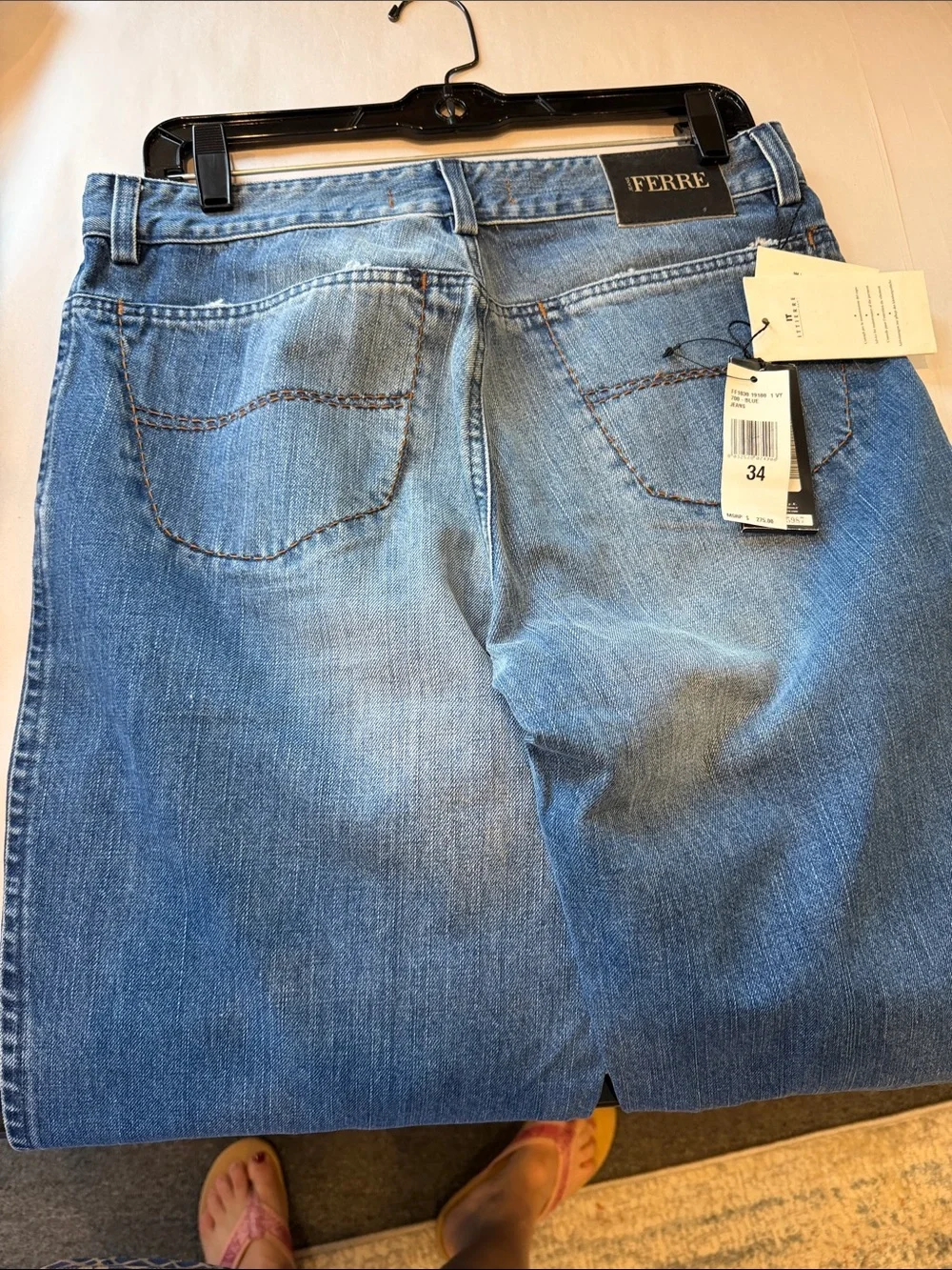 Ferre Relaxed Straight Men’s Jeans in Medium Blue size 34x 34 nwt